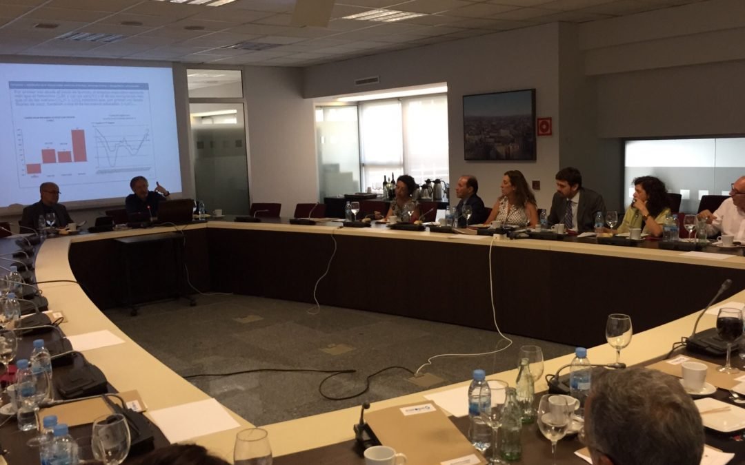 EuropeG demanda medidas urgentes para acabar con el elevado desempleo juvenil, en su último debate en la sede de Funcas